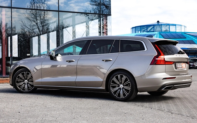 Volvo V60 cena 96900 przebieg: 165015, rok produkcji 2018 z Mińsk Mazowiecki małe 781